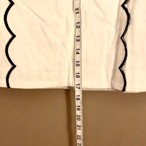 Crown & Ivy White Mini Skirt with Navy Blue Scalloped Trim - Picture 2 of 6